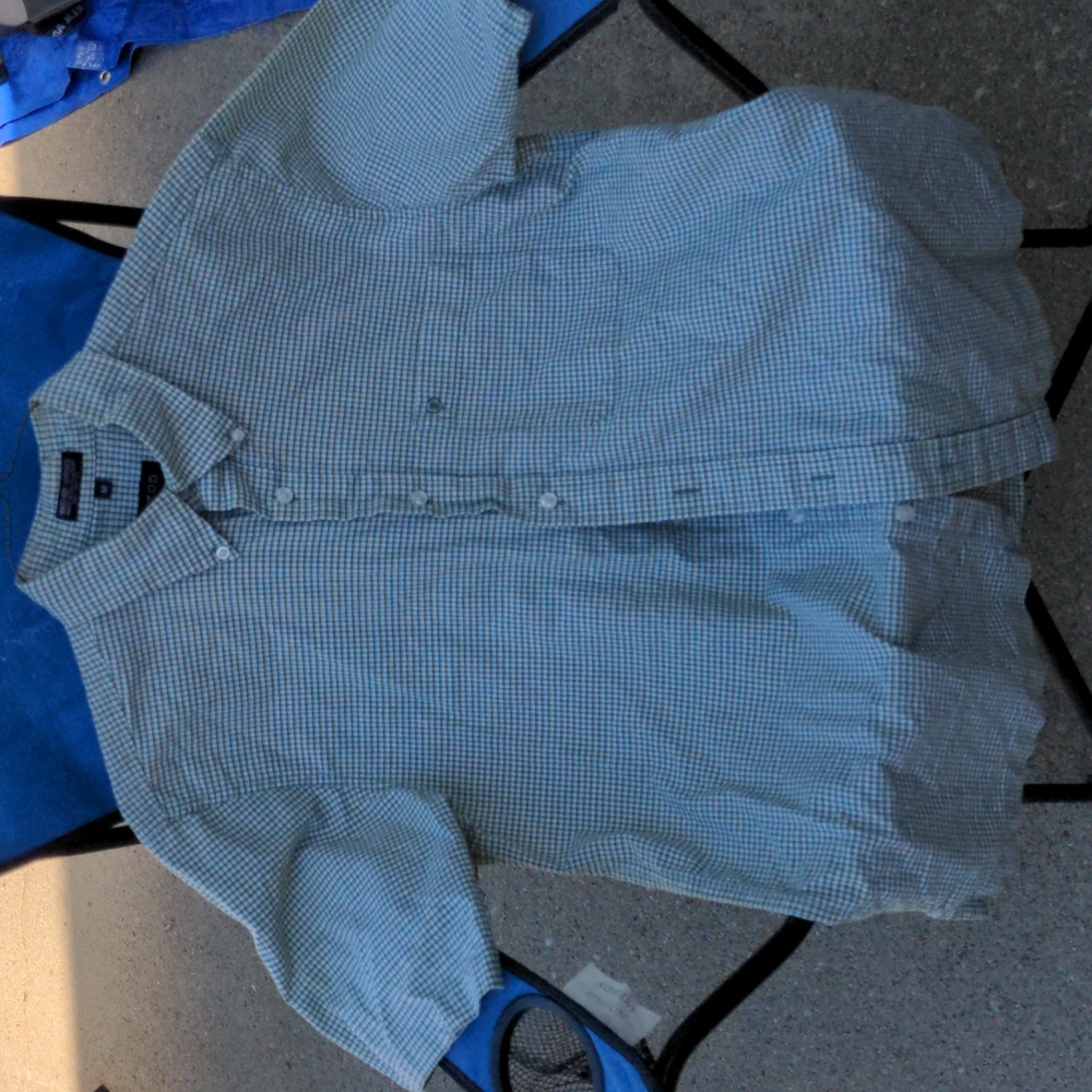 Medium men's Izod casual short sleeve button down